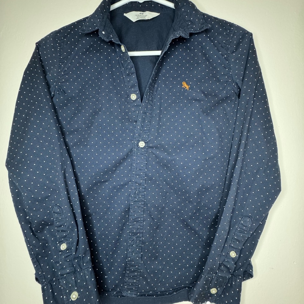 H&M Dark Blue Shirt with White Dots / Size 10 En buenas condiciones 💙